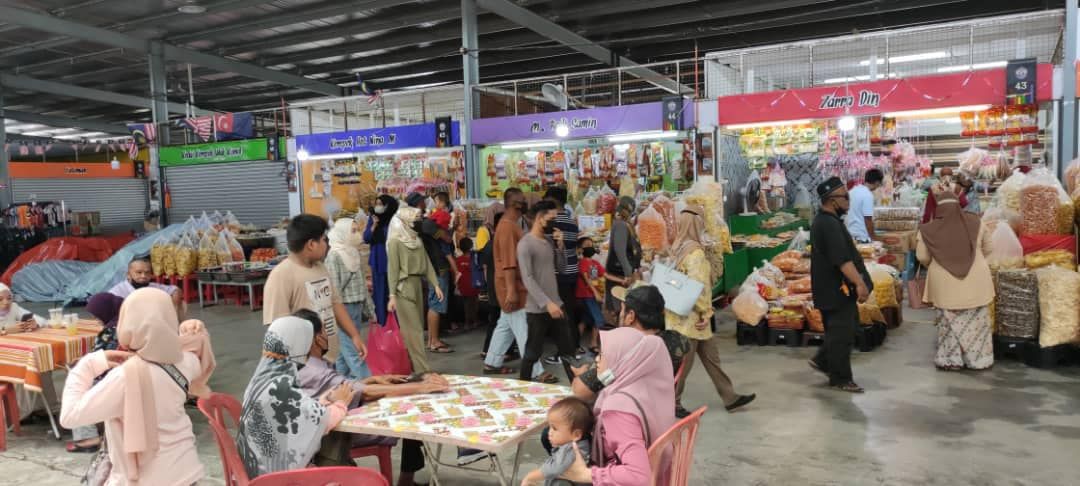 Business booming again at Ayer Hitam's Arena Warna marketplace