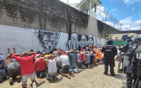 厄瓜多尔监狱骚乱 至少43名囚犯死亡