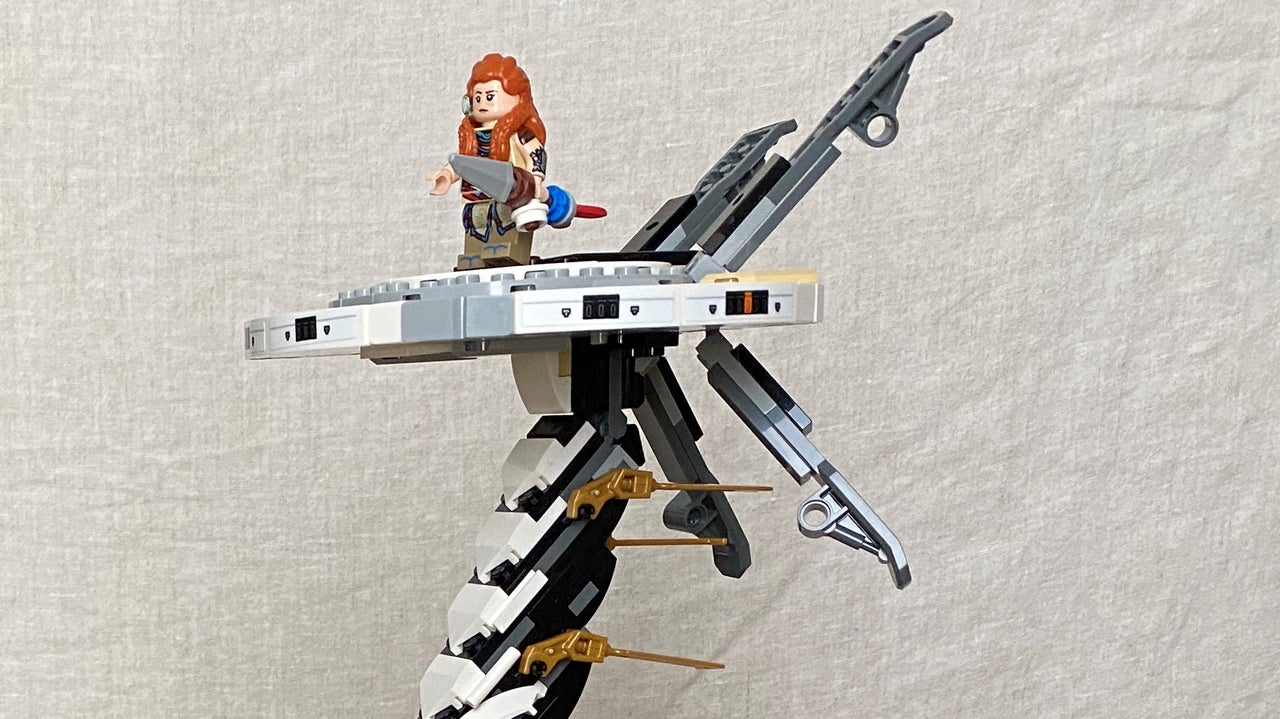 LEGO's Horizon Tallneck Set Is Impressively Tall and Fun to Build