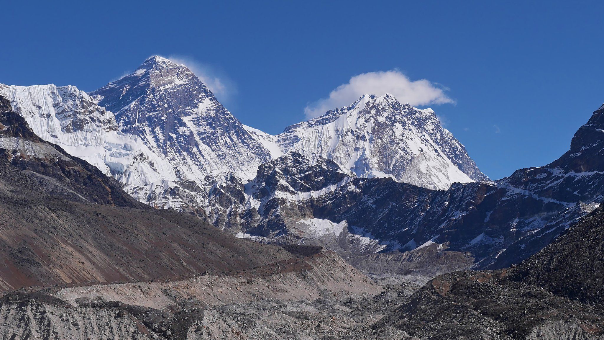 Lhakpa Sherpa: Woman Climbs Everest For Record Tenth Time | Nestia