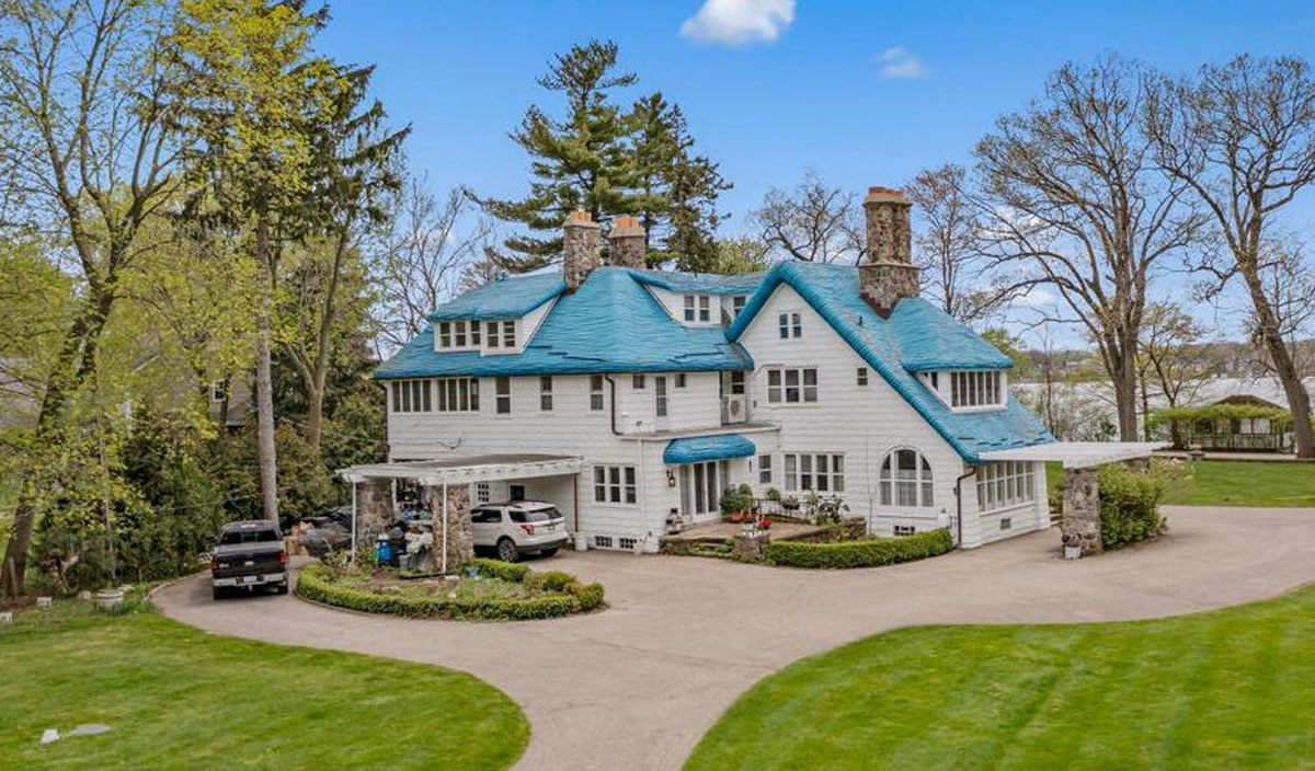 ‘Smurf’ house with bright blue roof goes on sale for $4.2million