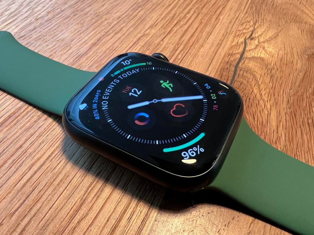 apple-watch-series-8-surprising-design-revelation-in-new-leak-nestia