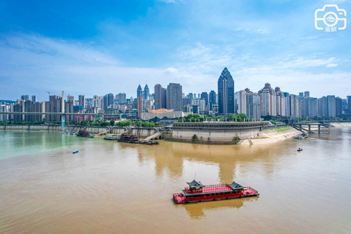 涪陵也有两江游，乘涪州画舫赏城市美景、观两江交汇如鸳鸯火锅