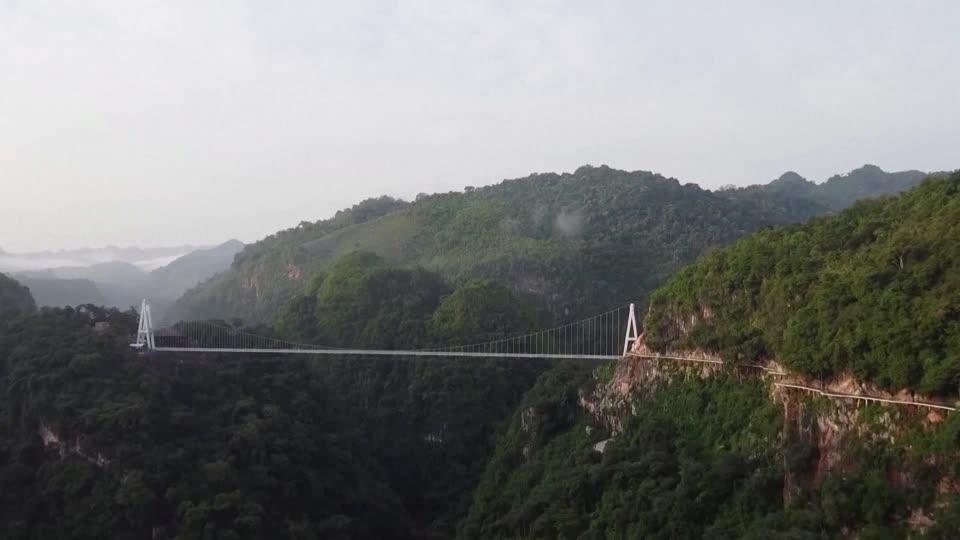 World's longest glass bridge opens to public in Vietnam