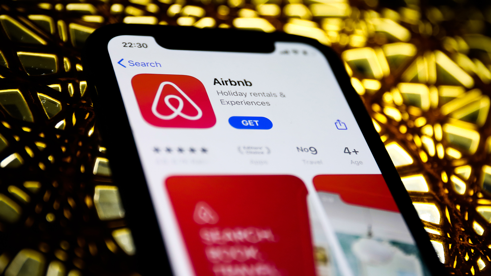 Airbnb Guest Says She Was Robbed in Viral TikTok, Commenters Suggest Hosts Did It