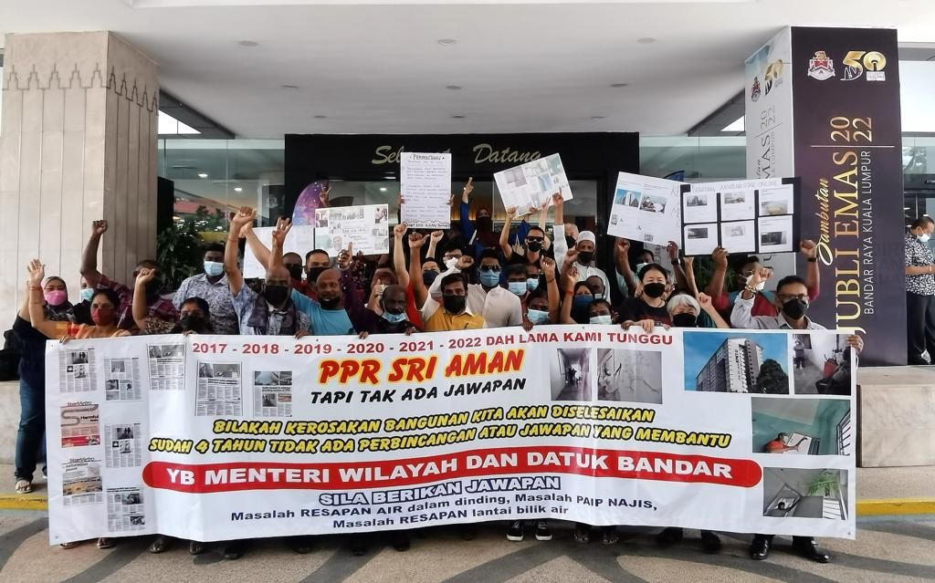 PPR Seri Aman residents protest outside DBKL over constant leaks