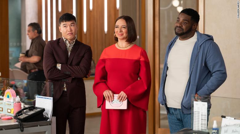 'Loot' gives the gift of comedy with Maya Rudolph as a divorce-minted billionaire