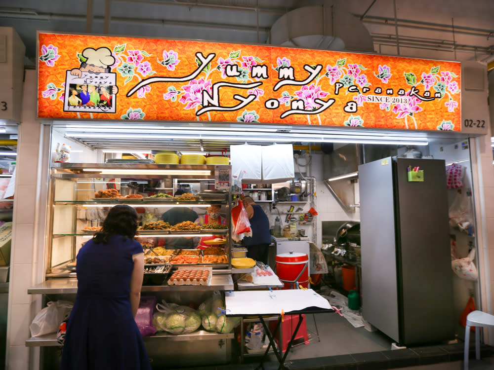 Yummy Nyonya Peranakan: Family-run hawker stall selling authentic Nyonya cai fan at Market Street Hawker Centre