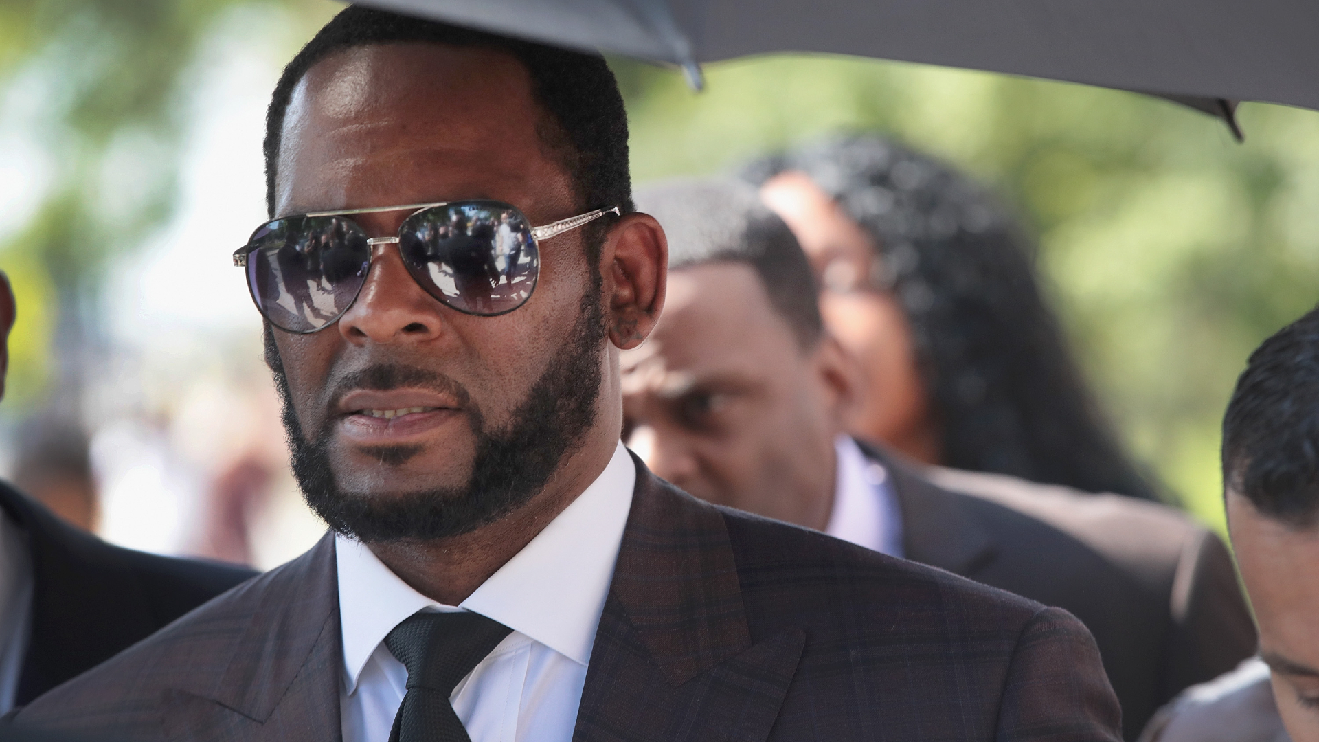 R Kelly Sentenced To 30 Years In Prison After Sex Trafficking And Racketeering Conviction Nestia