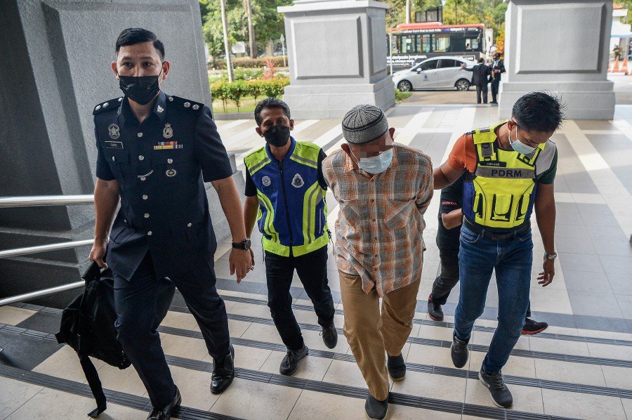 Travel agent charged with using fake bank guarantees to secure RM22.5 million contract