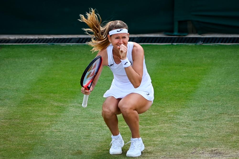 Bouzkova into first Grand Slam quarter-final at Wimbledon