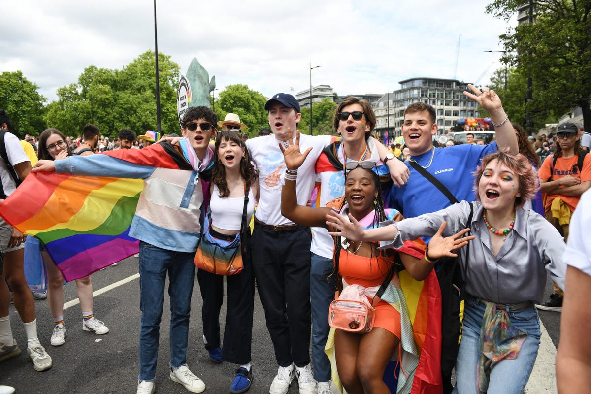 The cast of Heartstopper shut down anti-LGBTQ+ protesters at the London Pride parade, and it was everything