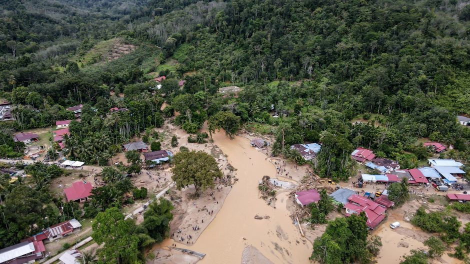 Baling floods: Rural Development Ministry to build temporary bridge in Kg Iboi