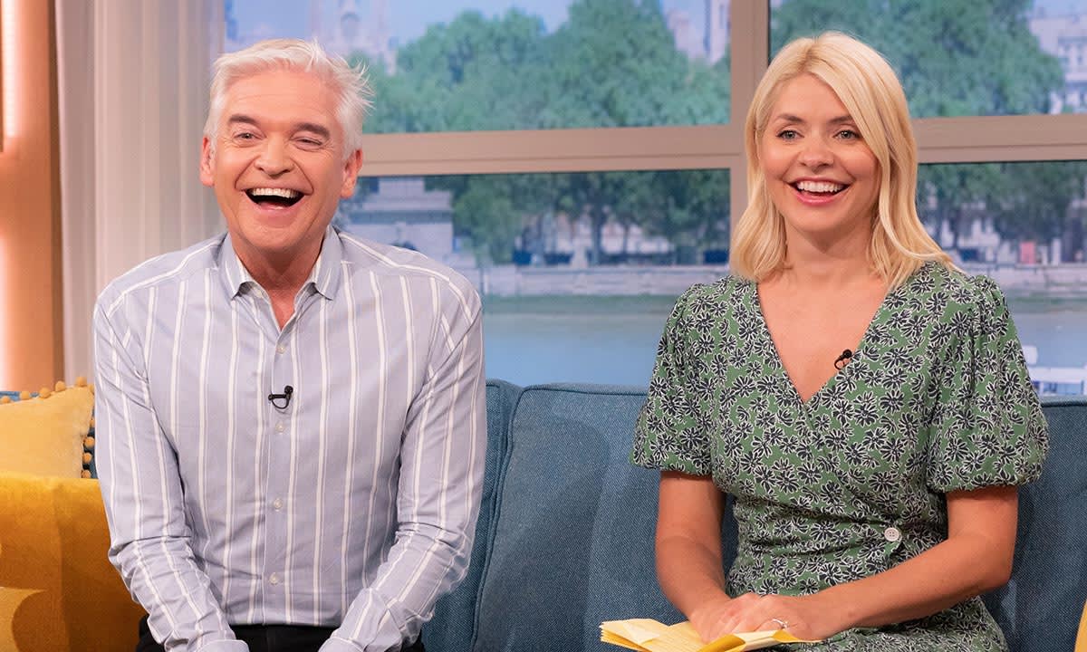 This Morning Viewers Confused By Holly Willoughby And Phillip Schofield ...