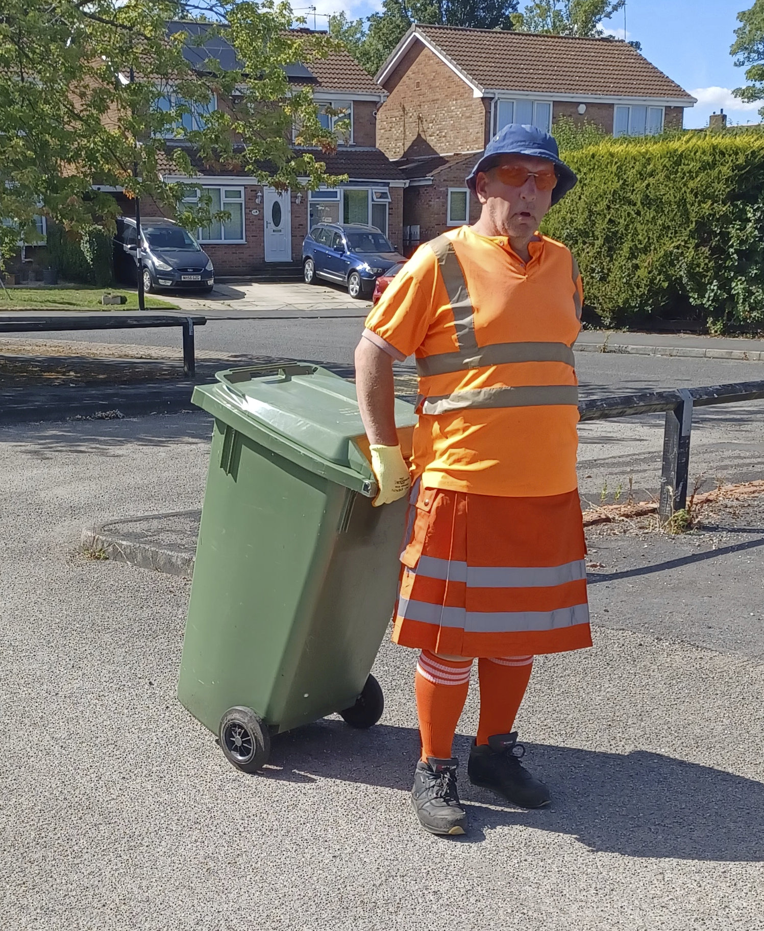 Bin Man Wears Hi Vis Kilt In British Heatwave After Boss Refused To Let Him Wear Shorts