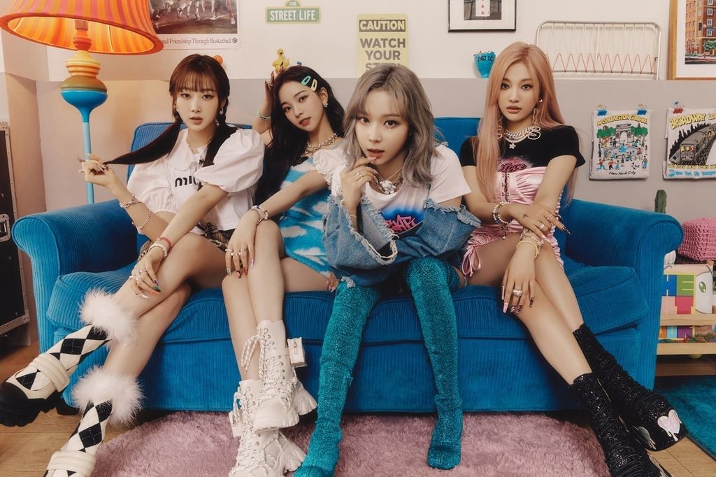 K-pop band Aespa set a first week sales record with its second EP 'Girls'