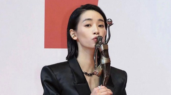 中国女星刘雅瑟封后 网友曾怒呛“别接烂戏”