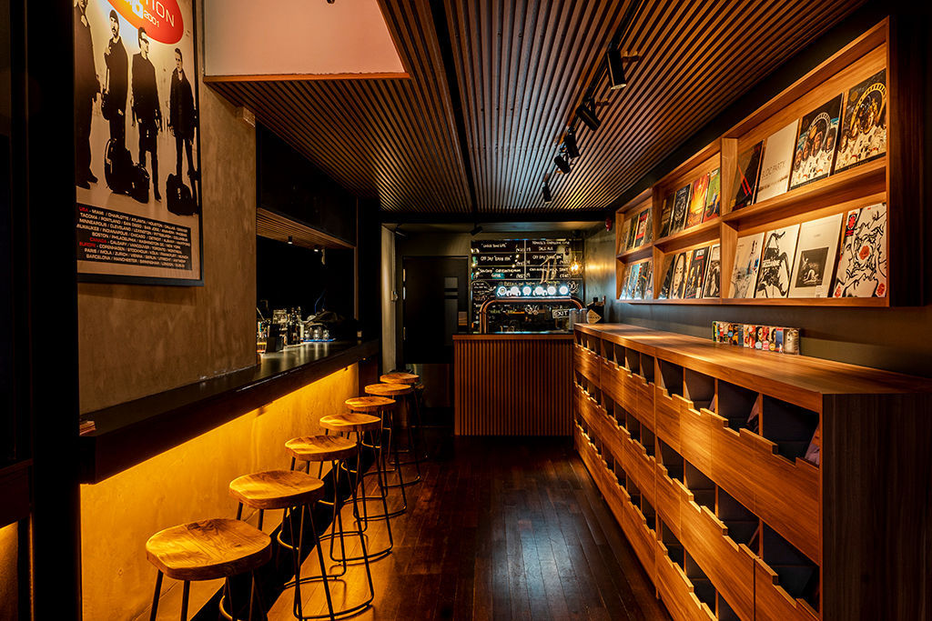 9 music bars in Singapore for live musicians and performances