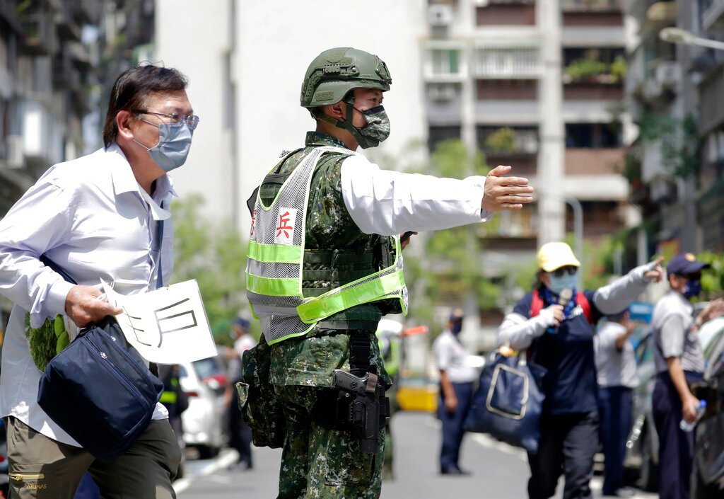 Taiwan holds air-raid exercise amid China tension