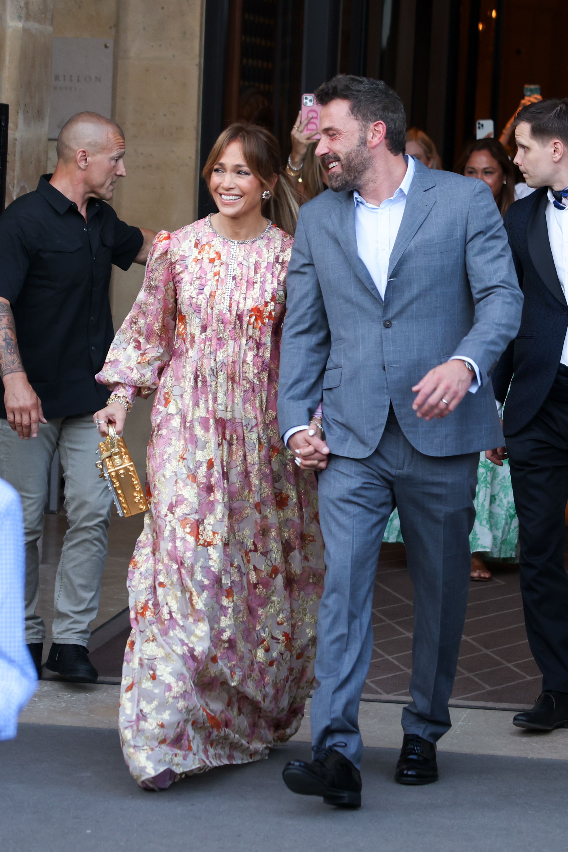 Jennifer Lopez and Ben Affleck Go Sightseeing On Paris Honeymoon