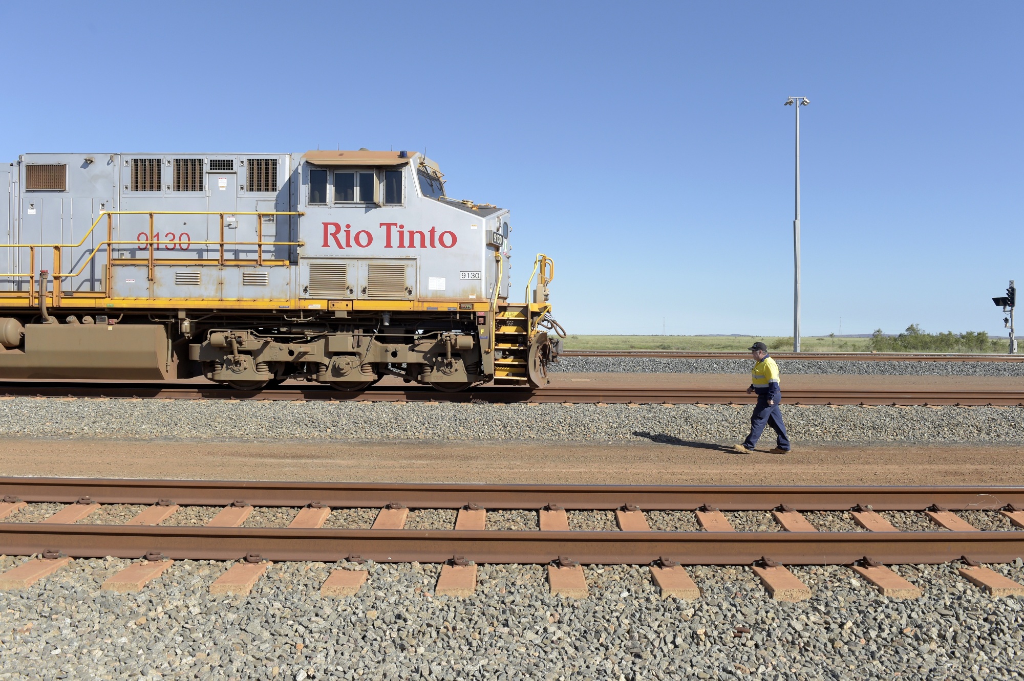 Rio Tinto Says Simandou Deal Close After Wrangles Over Railway