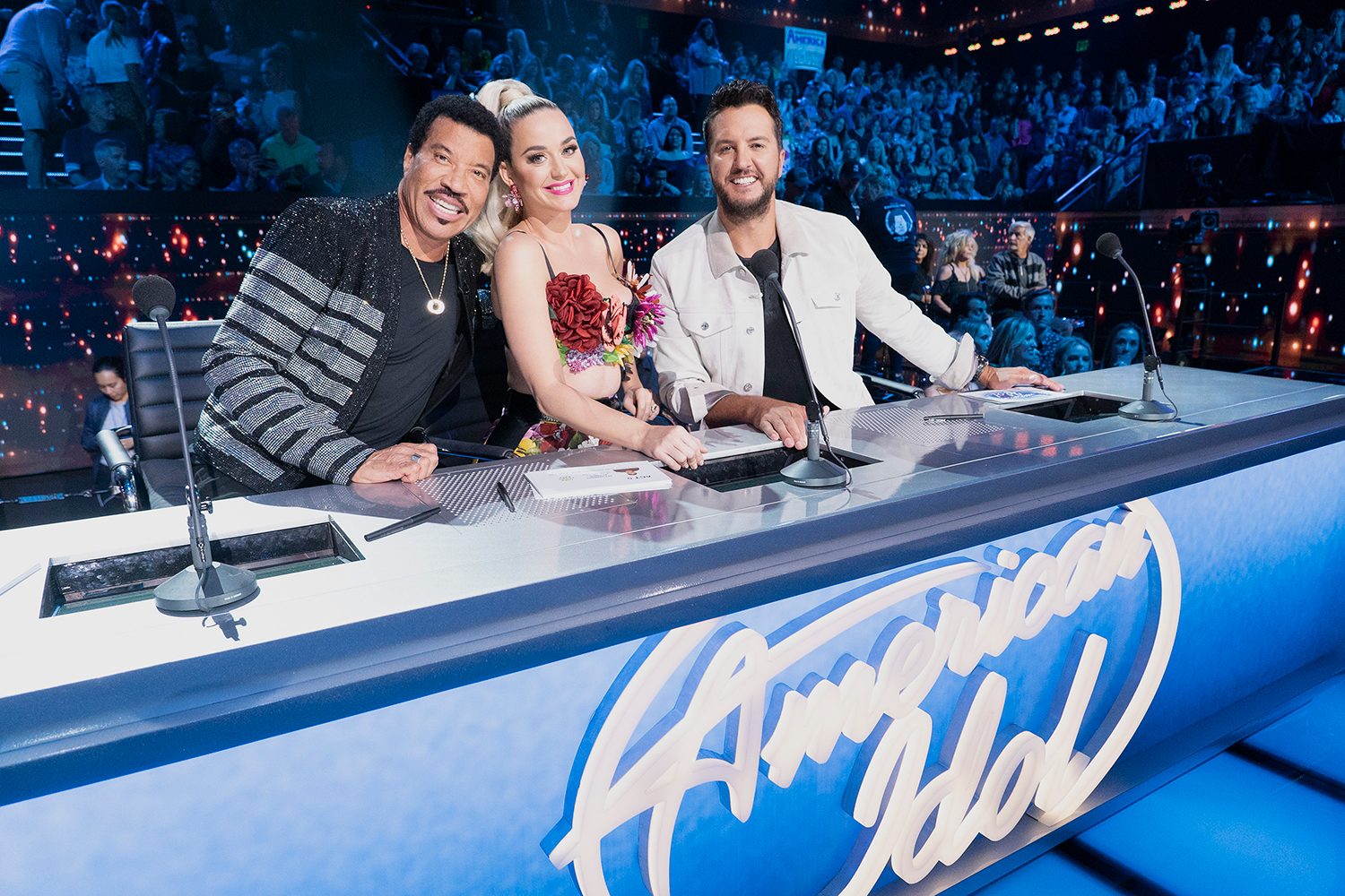 Judges Katy Perry Luke Bryan Lionel Richie And Host Ryan Seacrest Set To Return To American