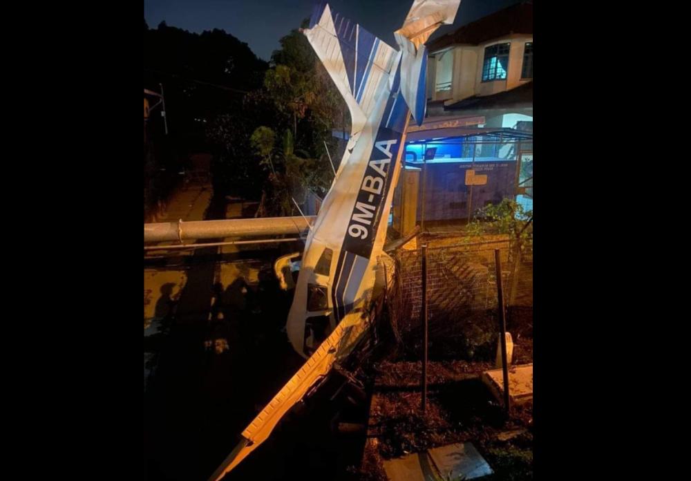 Witnesses recall loud crash, seeing plane flying low after light