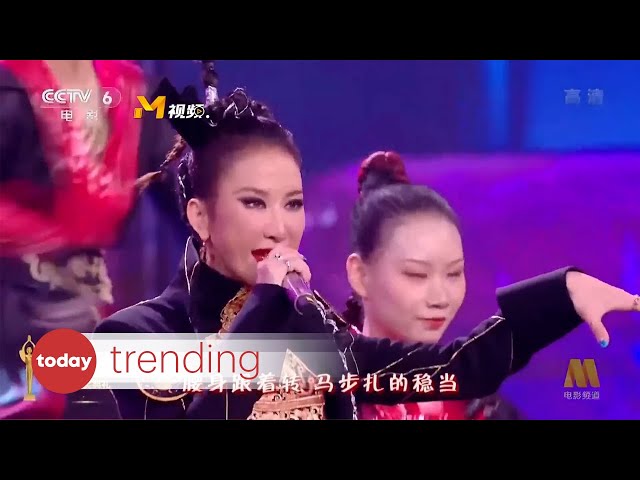 Coco Lee criticised for bad performance of Peking Opera Blues at Hundred Flowers Awards