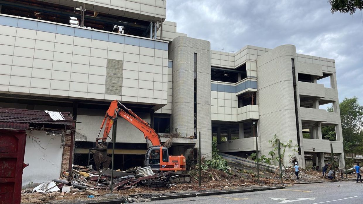 End of an era as demolition of Plaza OUG begins