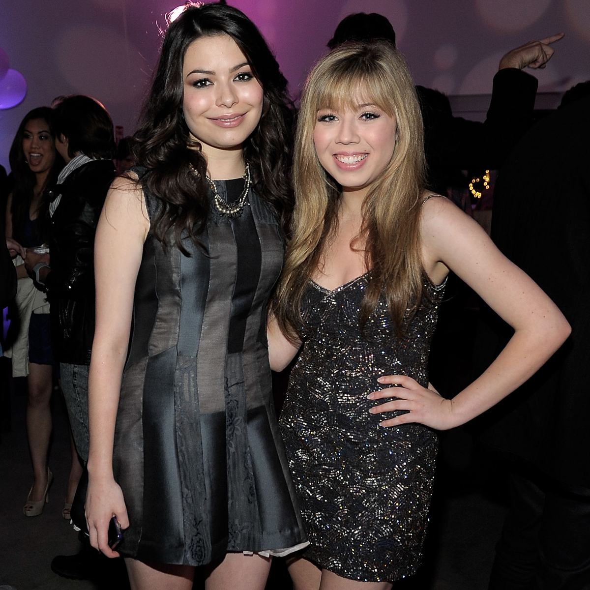 Miranda Cosgrove Reacts To Co Star Jennette Mccurdys Claims About Icarly Experience Nestia 0016