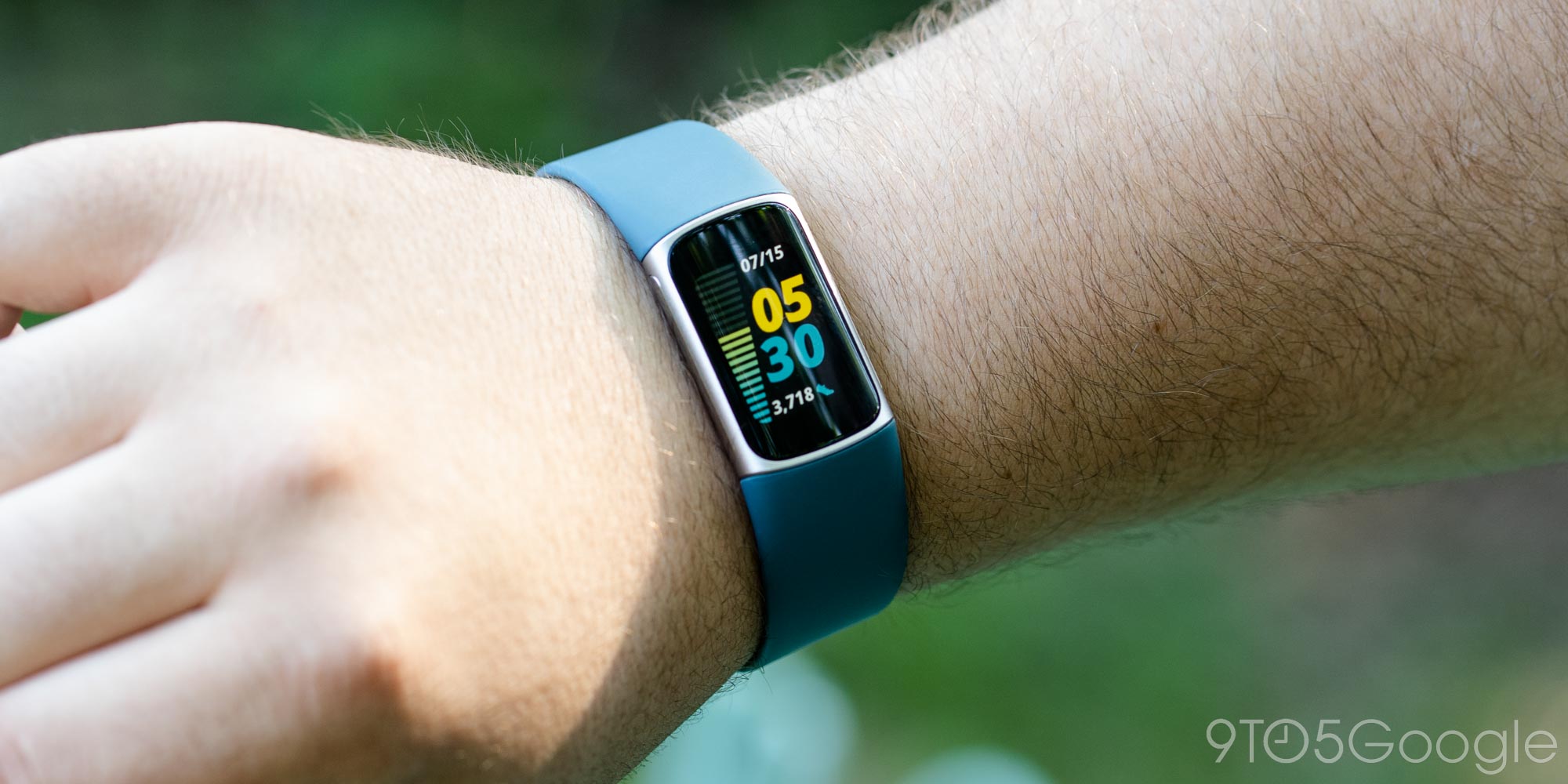 New Fitbit Charge 5 and Luxe clock faces are now available [U]