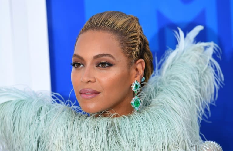 Beyonce tops US songs chart for first time in over a decade