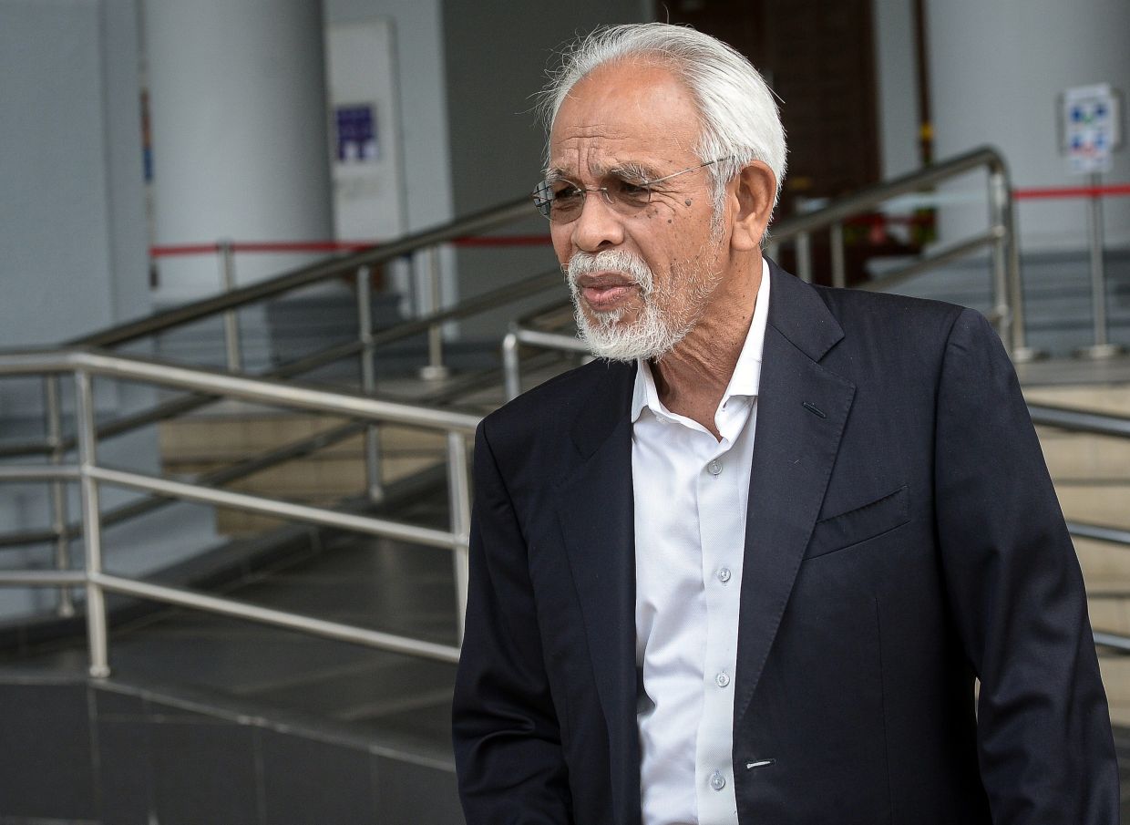 Shahrir received a cheque of RM1mil from Najib, bank manager tells court