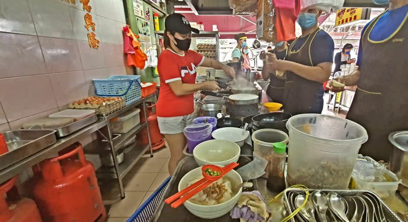 Fatty Mee Hoon Kuih House: RM6 hand-torn silky smooth mee hoon kueh worth queuing up for