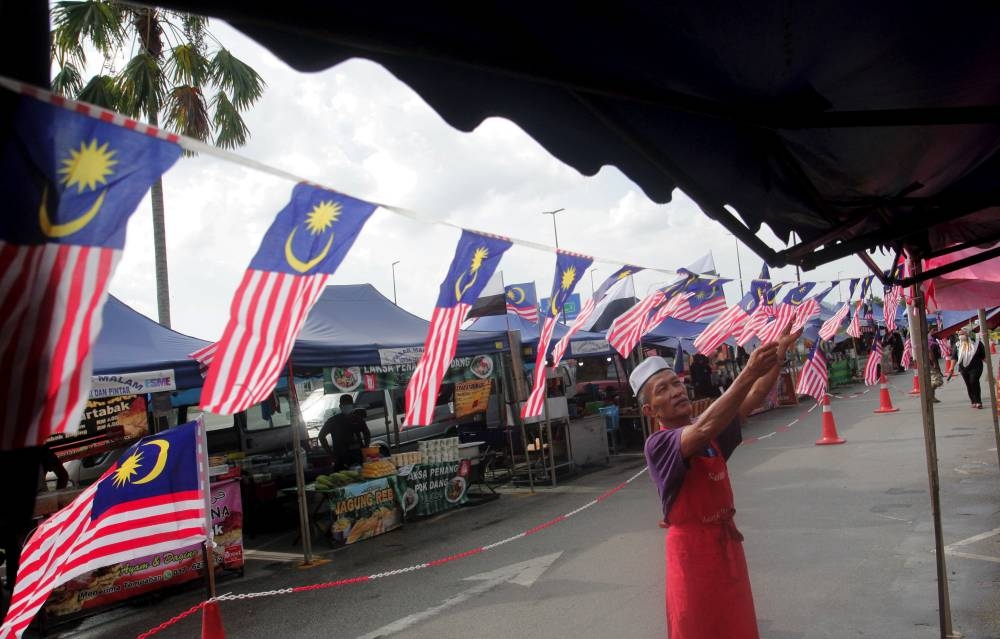 Brickfields police arrest man for damaging Jalur Gemilang