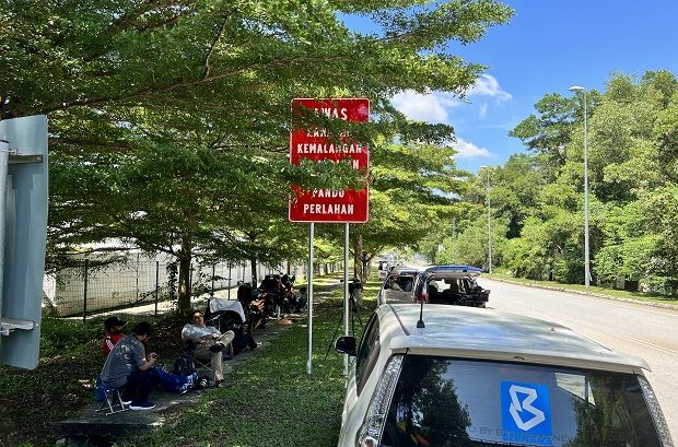 Najib jail watch: All quiet outside Kajang Prison