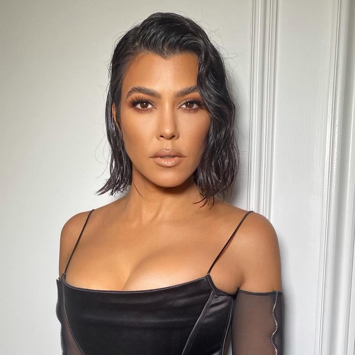 Kourtney Kardashian Brings Back Jennifer Aniston's Iconic '90s "Rachel" Hairstyle