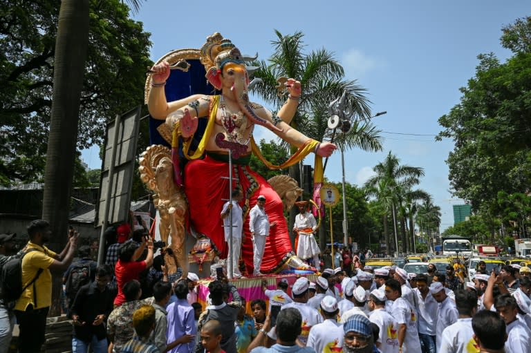 India's elephant god festival returns in jumbo style