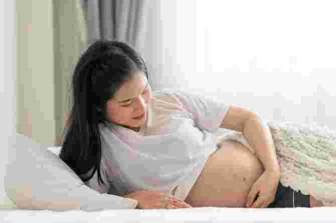 3-signs-of-leaking-amniotic-fluid-and-the-causes-and-treatment-for-it