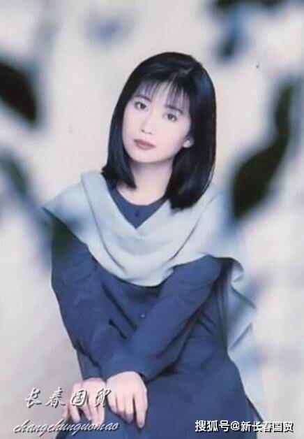 52岁孟庭苇素颜近照曝光，容颜未改风韵犹存