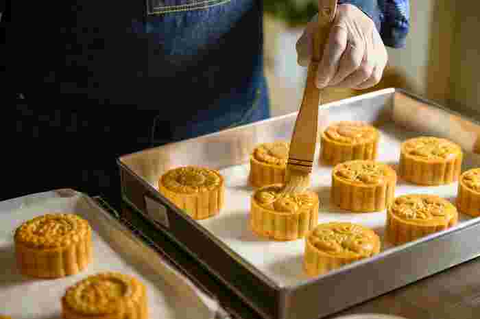 11 Best Places to Buy Traditional Mooncakes in Singapore