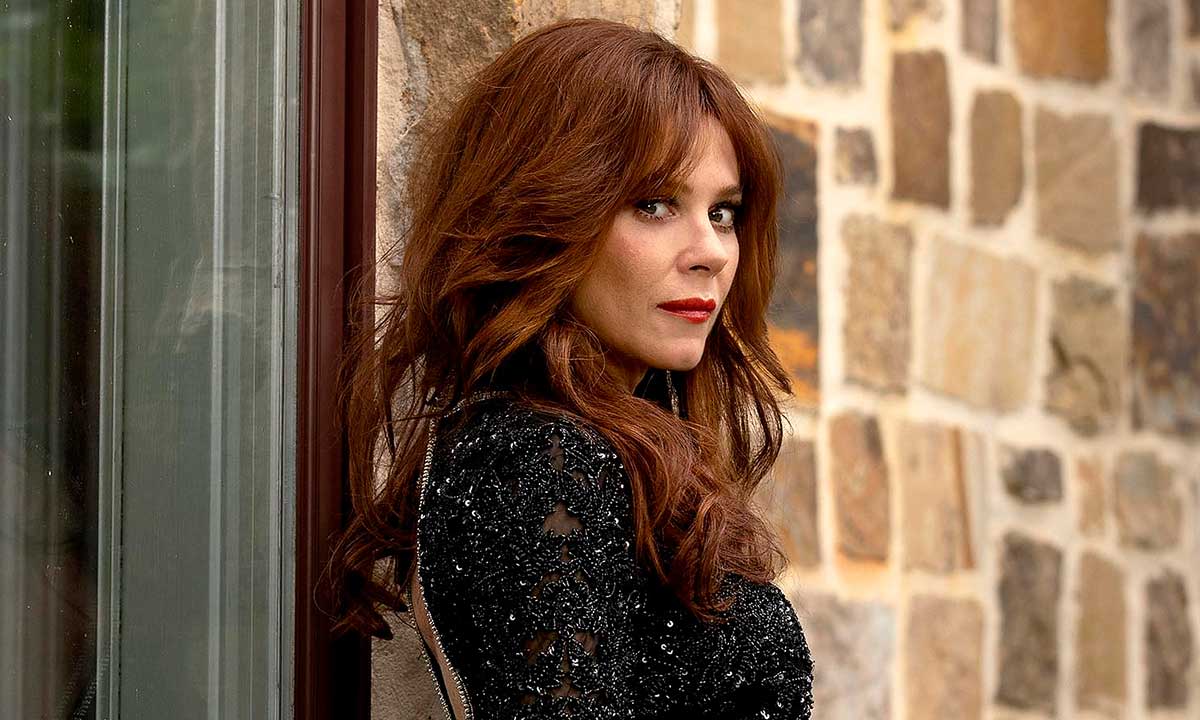 All you need to know about Monarch star Anna Friel's love life