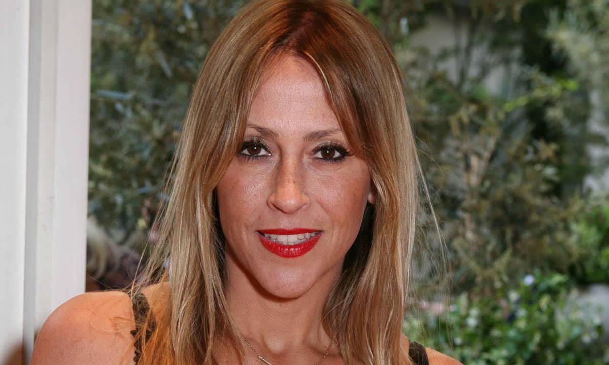 Nicole Appleton looks ethereal in wedding photo with rarely-seen husband Stephen