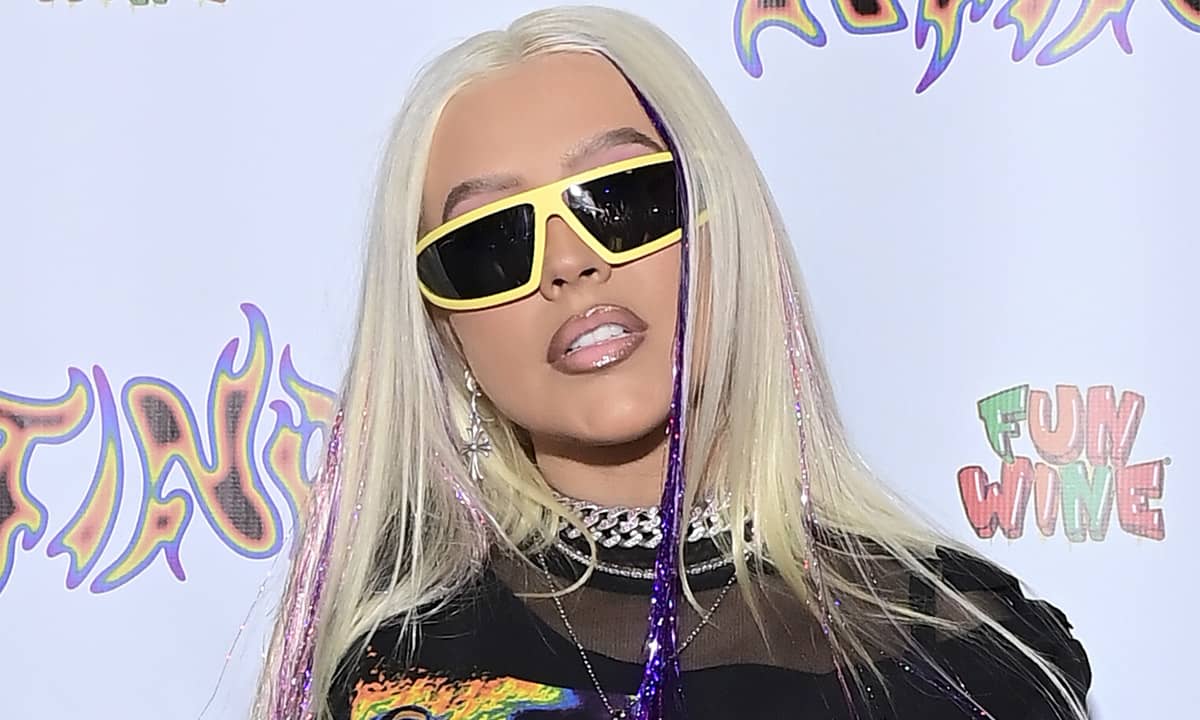 Christina Aguilera shows off incredible physique in ultra-chic latex dress