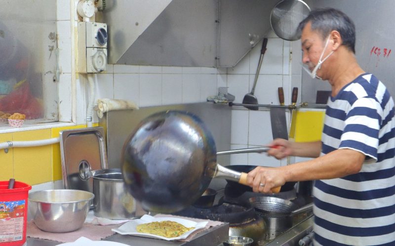 Poh Preserved Veg Hor Fun: Shangri-La ex-chef sells smoky wok-flavoured chai poh hor fun in Chinatown