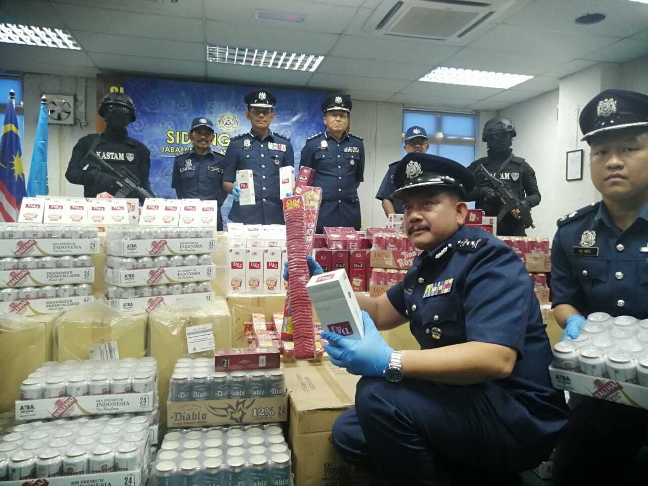 进口纸巾竟是烟草酒爆竹 商家狸猫换太子被查税