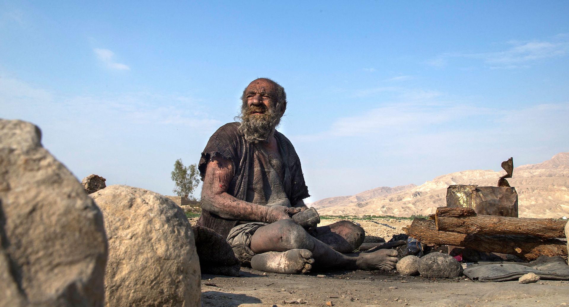 94-Year-Old Known as ‘World’s Dirtiest Man’ Dies Months After First Bath in Over 60 Years