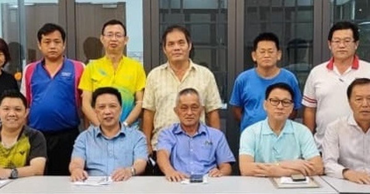 班A校配合70周年校庆 28日村内“踩街” 为“白金校庆”添姿彩 班A首推校园首日封