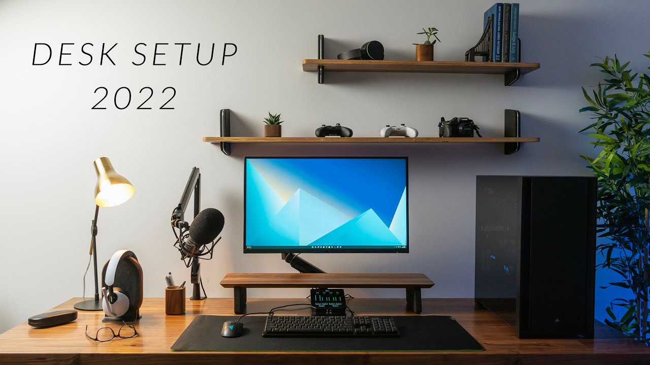My ULTIMATE 2022 Modern Desk & Gaming PC Setup!