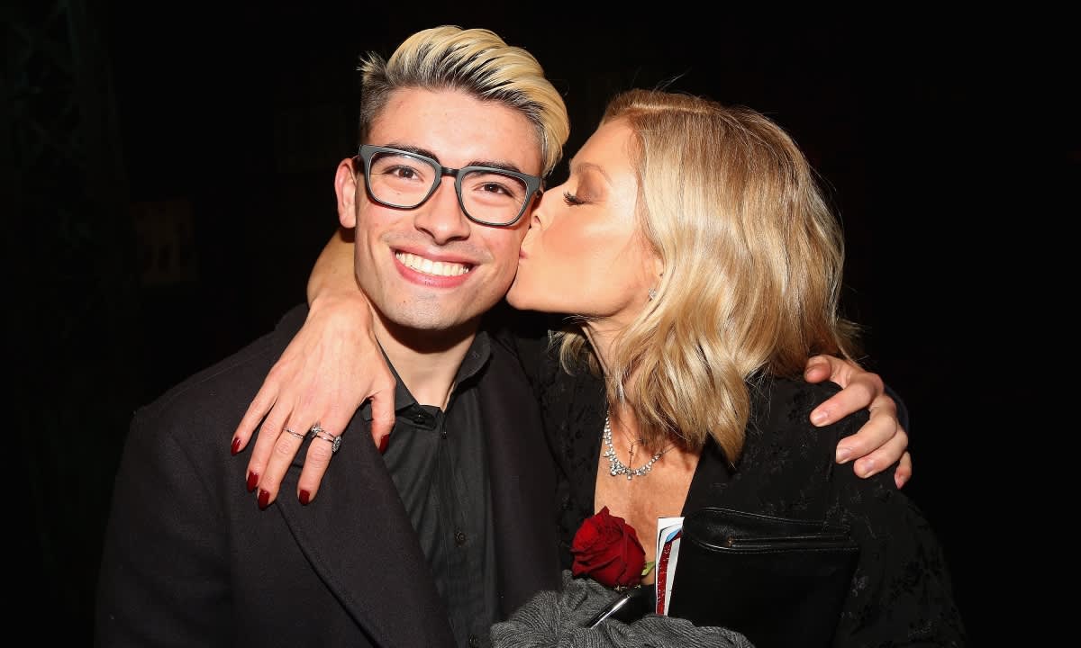 Kelly Ripa's son Michael shares bloodied photo of himself that'll leave you agape